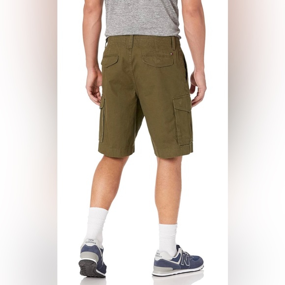 NWT Tommy Hilfiger Men's 6 Pocket Stretch Cotton Cargo Shorts Size 38 - Picture 2 of 8
